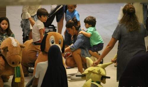 Juliana Paes e os filhos (foto: Daniel Delmiro/Ag.News)