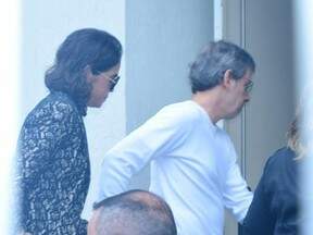 Luciana Lima, viúva de Domingos Montagner, no momento em que chegou ao velório. (Foto: Reprodução)