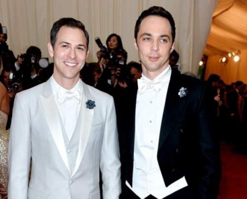 Jim Parsons está com Todd Spiewak desde 2002. (Foto: Reprodução)