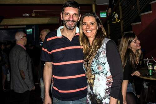 Leticia Azevedo e Marcelo Cabral Corrêa receberam no aniversário dele no Divina Comédia. (Foto: Jackson Ciceri/O Sul)