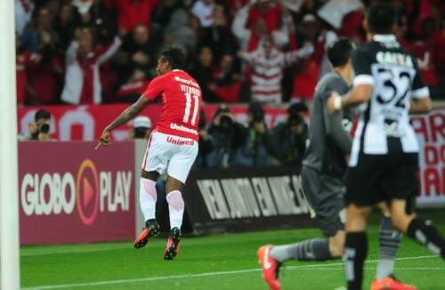 Vitinho marcou o gol do Inter aos 4 min. do primeiro tempo (foto: Ricardo Duarte/Internacional)