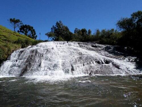 Zona rural de Gonçalves é cercada de cachoeiras, mirantes e ateliês. (Reprodução)