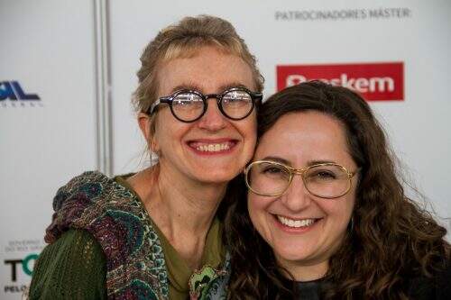 Lançado recentemente, o livro “A Modernidade Impressa – artistas ilustradores da Livraria do Globo – Porto Alegre”, de Paula Ramos, foi prestigiado não só pela crítica, mas também por artistas como Rosane Morais. (Foto: Pedro Antonio Heinrich/especial) 