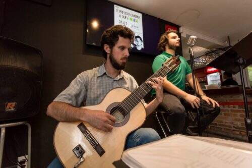  O duo formado por Mariano Telles e Ricardo Seffner fez uma apresentação elogiada e com boas escolhas de repertório. (Foto: Pedro Antonio Heinrich/especial)