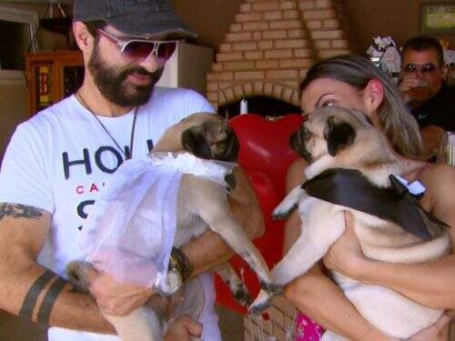 Lanna e seu dono à esquerda, Habib e sua dona à direita. (Foto: Reprodução)