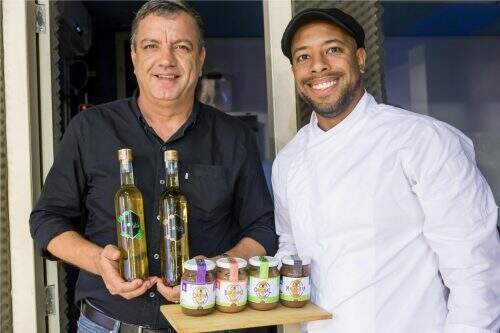  Pablo Alles Rey, à frente das bebidas Coral Brasil, e o chef Fabricio Goulart. (Foto: Pedro Antonio Heinrich/especial)