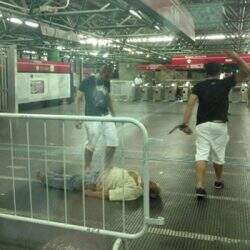 Ambulante foi agredido na estação do Metrô D.Pedro ll (Foto: Reprodução)