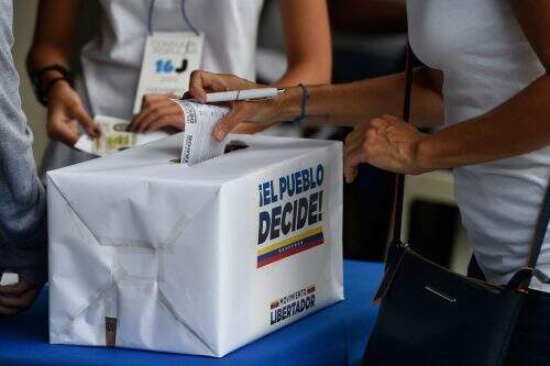 Presidente diz que o plebiscito é ilegal. (Foto: AFP) Presidente diz que o plebiscito é ilegal. (Foto: AFP)