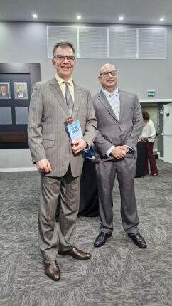 Ney Wiedemann Neto e Thiago Fagundes Rosenfeld