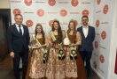 Presidente da Rede Pampa Alexandre Gadret,,Rafaela Schoepfer (2 Princesa), Michele Paqueira (Rainha), Andresa Xavier (1 Princesa), Felipe Grings (Presidente da Aci Cerro Largo)