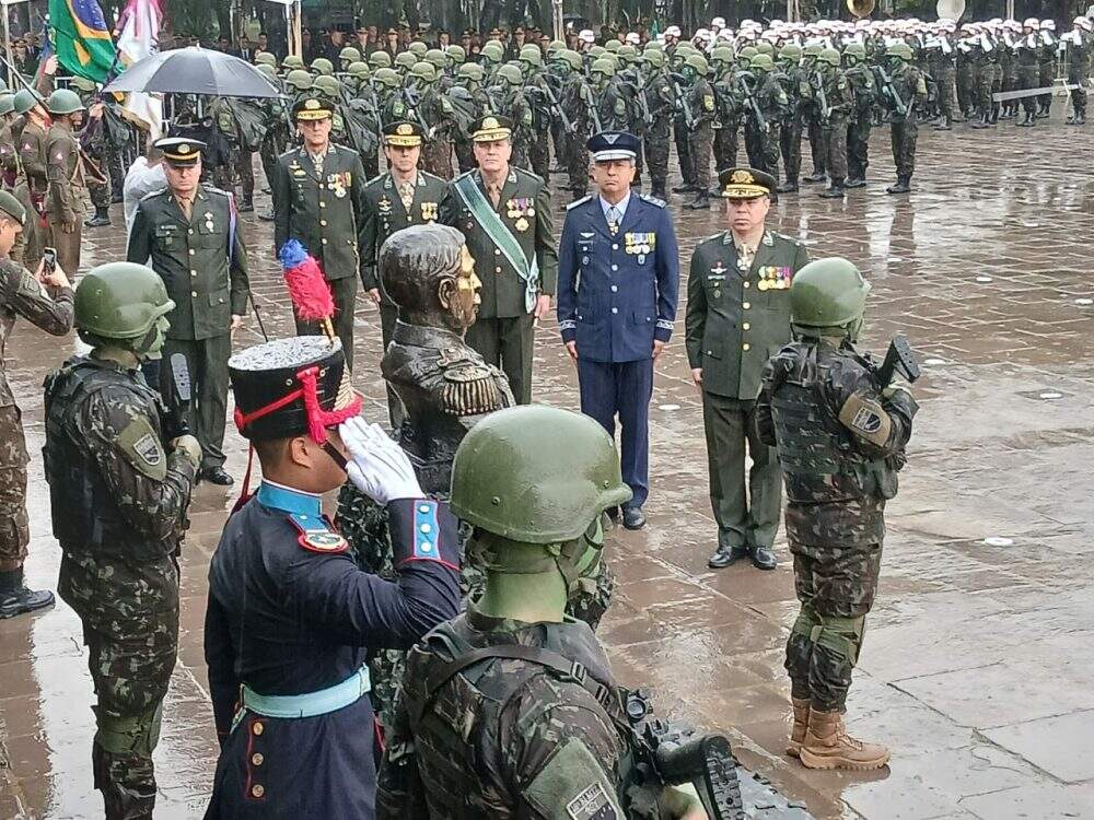 Dia do Soldado homenageia Civis e Militares