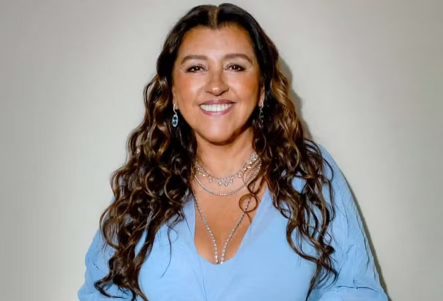 regina Regina Casé fala sobre beleza aos 71 anos sem plásticas: “Nunca fiz nada no rosto”