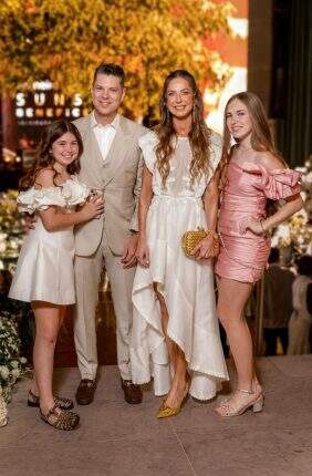 Lívia Burmann Duarte, Fernando Bastos, Tiana Burmann e Martina Burmann Duarte