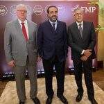 Representante do corpo docente, Alexandre Lipp João; presidente da FMP, Luciano de Faria Brasil; e vice-presidente, Mauro Henrique Renner