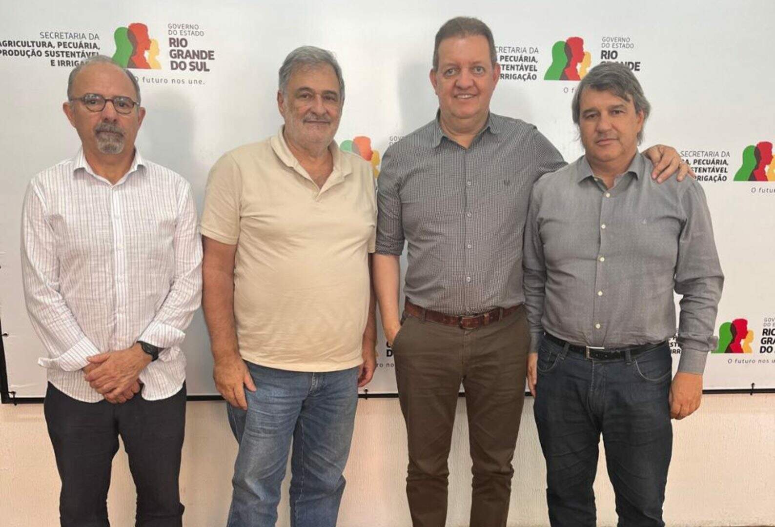 Produtores clamam por proteção às oliveiras contra veneno que viaja pelo ar