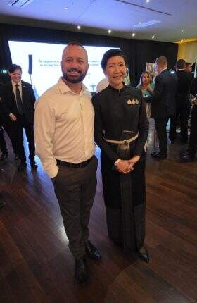 Victor Jongh e Kundhinee Aksornwong