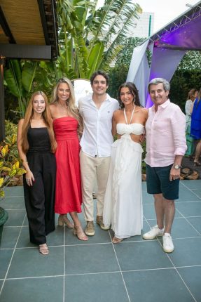 Pietra e Cintia De Conto, Francisco, Mariana e Jaime Sirena