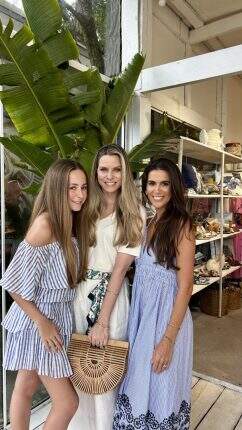 Florença e Fernanda Korff, com Luiza Lacerda Calanzas