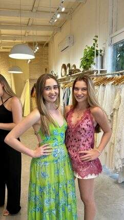 Ana Júlia Martinelli e Isabela Zietolie