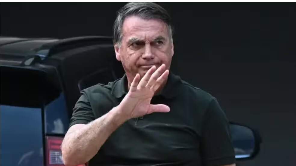 Bolsonaro tem “boa evolução clínica” após cirurgia no ombro, diz boletim médico