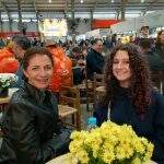 Chuva não afasta visitantes no primeiro dia da 49ª Expointer Joesele Lehr Dreyer e a filha Keisi - Elstor