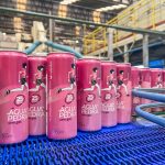 Latas customizadas Água da Pedra Outubro Rosa - Foto Sofia Scheibel - Copia